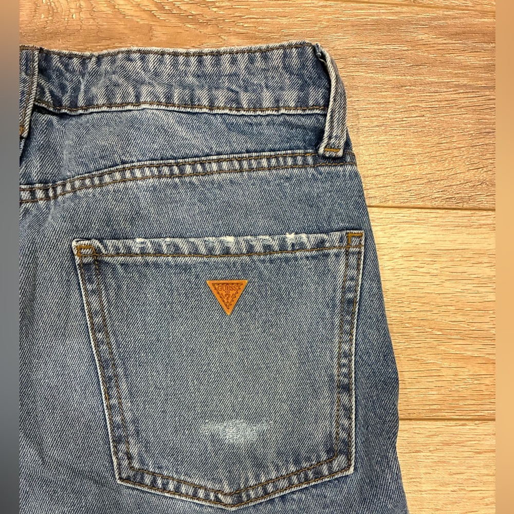GUESS mom jeans Straight Leg with Distressed Details sz 27 - Picture 10 of 11